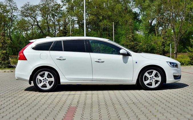 Volvo V60 cena 48900 przebieg: 151000, rok produkcji 2015 z Leżajsk małe 742
